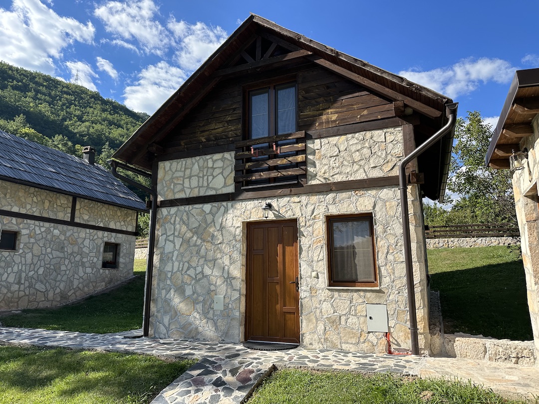 Kuhinja i dnevni boravak apartmana dva